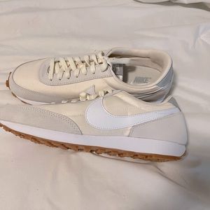 Womens Nike daybreak shoes